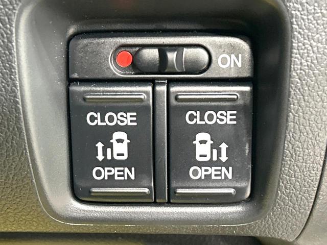 Ｎ－ＢＯＸカスタム Ｇ・ターボパッケージ　ナビ　バックカメラ　両側パワスラ　クルーズコントロール　ＨＩＤヘッドライト　スマートキー　ＥＴＣ　純正１５インチＡＷ　オートエアコン　ＣＤ／ＤＶＤ再生　革巻きステアリング　禁煙車　ワンオーナー（5枚目）