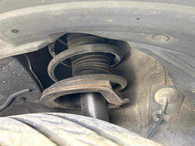 ＭＰＶ ２３Ｔ　ターボ　純正ナビ　フリップダウンモニター　バックカメラ　両側パワスラ　ＨＩＤヘッドライト　スマートキー　リアオ－トエアコン　ＥＴＣ　オ－トエアコン　禁煙車　ワンオーナー（22枚目）