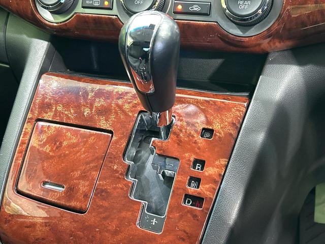 ＭＰＶ ２３Ｔ　ターボ　純正ナビ　フリップダウンモニター　バックカメラ　両側パワスラ　ＨＩＤヘッドライト　スマートキー　リアオ－トエアコン　ＥＴＣ　オ－トエアコン　禁煙車　ワンオーナー（31枚目）