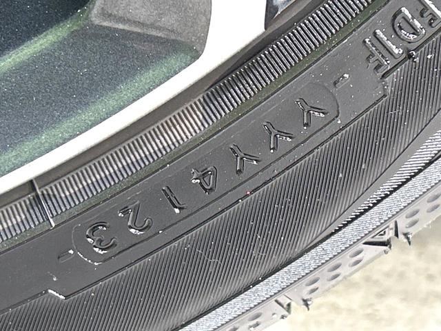 プリウス Ｚ　パノラマルーフ　モデリスタエアロ　純正１２．３型ナビ　全周囲カメラ　シ－トベンチレ－ション　セ－フティセンス　レーダークルーズコントロール　ブラインドスポットモニター　ステアリングヒータ－　禁煙車（29枚目）