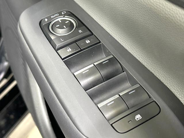 プリウス Ｚ　パノラマルーフ　モデリスタエアロ　純正１２．３型ナビ　全周囲カメラ　シ－トベンチレ－ション　セ－フティセンス　レーダークルーズコントロール　ブラインドスポットモニター　ステアリングヒータ－　禁煙車（40枚目）