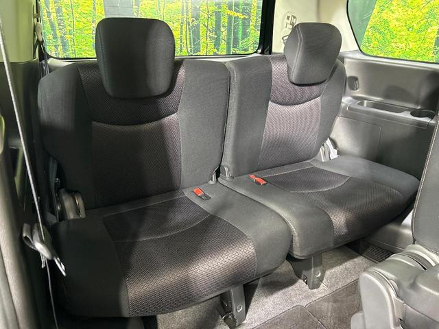 ３列目シートはもちろん状態良好☆大人でもゆったりと座って頂けますので、大人数でのお出かけもラクラクです♪ご家族で、気の知れた仲間で、ドライブに行くのが楽しみですね♪