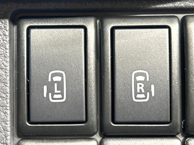 【両側パワースライドドア】スマートキーや運転席のスイッチで後席両側スライドドアの開閉が可能♪電動だから力を入れてドアを開ける必要が無く、小さなお子様でも簡単に開け閉めでき快適です♪