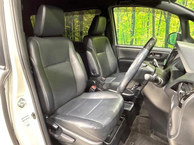 運転席シート廻りは使用感も少なく、良好な状態となっています。丁寧に使われていたことがよくわかりますね。