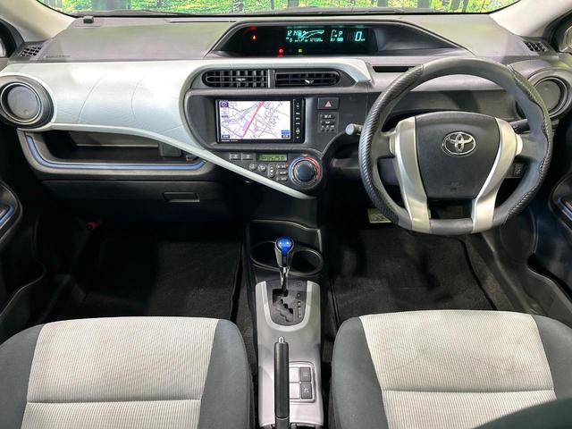 アクア S ナビ バックカメラ スマートキー フルセグTV Bluetooth ビルトインETC オートライト オートエアコン CD/DVD再生 ドアバイザー プライバシーガラス 禁煙車 ワンオーナー(2枚目)