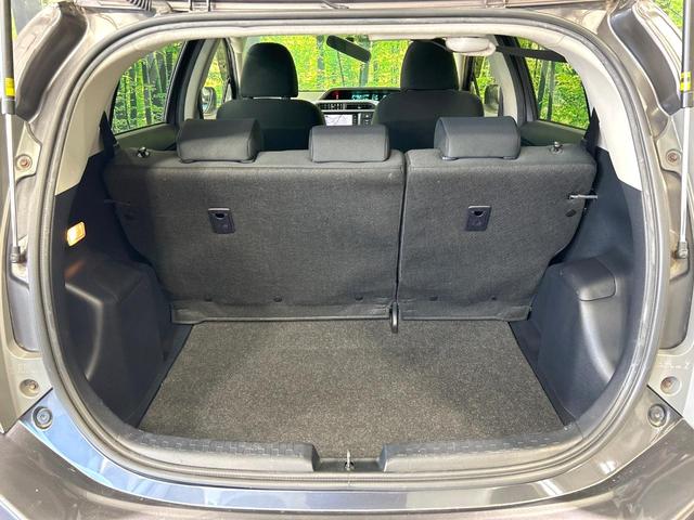 アクア S ナビ バックカメラ スマートキー フルセグTV Bluetooth ビルトインETC オートライト オートエアコン CD/DVD再生 ドアバイザー プライバシーガラス 禁煙車 ワンオーナー(35枚目)