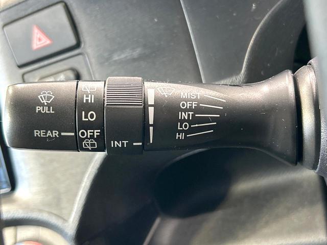 アクア S ナビ バックカメラ スマートキー フルセグTV Bluetooth ビルトインETC オートライト オートエアコン CD/DVD再生 ドアバイザー プライバシーガラス 禁煙車 ワンオーナー(44枚目)