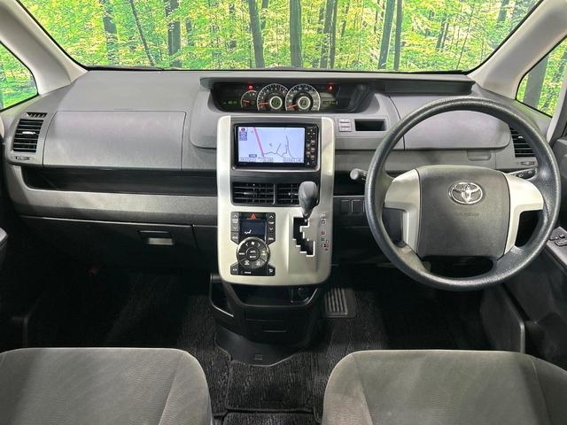 ヴォクシー X 後期 純正ナビ バックカメラ ETC 両側スライドドア キ-レスエントリ- 純正15インチAW 電動格納ミラー デュアルオートエアコン 禁煙車 ワンオーナー(2枚目)