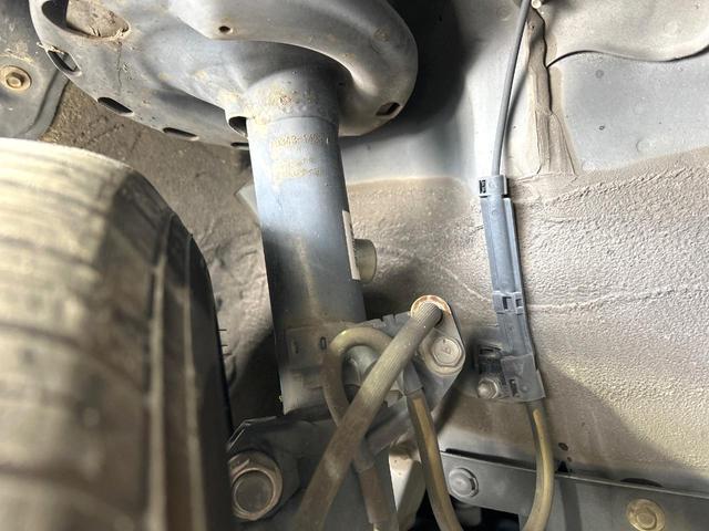 ヴォクシー X 後期 純正ナビ バックカメラ ETC 両側スライドドア キ-レスエントリ- 純正15インチAW 電動格納ミラー デュアルオートエアコン 禁煙車 ワンオーナー(20枚目)