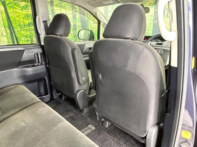 ヴォクシー X 後期 純正ナビ バックカメラ ETC 両側スライドドア キ-レスエントリ- 純正15インチAW 電動格納ミラー デュアルオートエアコン 禁煙車 ワンオーナー(31枚目)