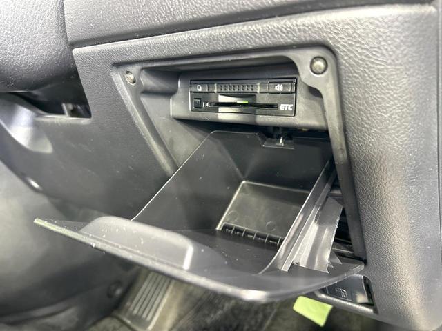 ヴォクシー X 後期 純正ナビ バックカメラ ETC 両側スライドドア キ-レスエントリ- 純正15インチAW 電動格納ミラー デュアルオートエアコン 禁煙車 ワンオーナー(33枚目)