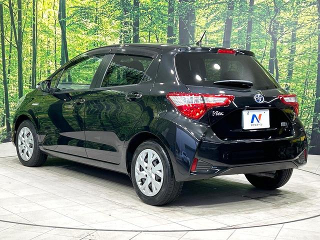 ヴィッツ ハイブリッドU 純正ナビ バックカメラ シ-トヒ-タ- セ-フティセンス クルーズコントロール LEDヘッドライト スマートキー Bluetooth 純正革巻きステアリング 禁煙車 ワンオーナー(22枚目)