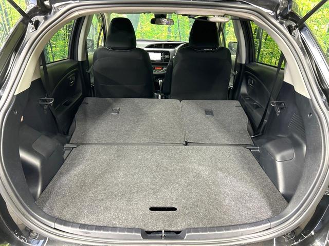 ヴィッツ ハイブリッドU 純正ナビ バックカメラ シ-トヒ-タ- セ-フティセンス クルーズコントロール LEDヘッドライト スマートキー Bluetooth 純正革巻きステアリング 禁煙車 ワンオーナー(26枚目)