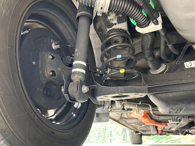 ヴィッツ ハイブリッドU 純正ナビ バックカメラ シ-トヒ-タ- セ-フティセンス クルーズコントロール LEDヘッドライト スマートキー Bluetooth 純正革巻きステアリング 禁煙車 ワンオーナー(27枚目)