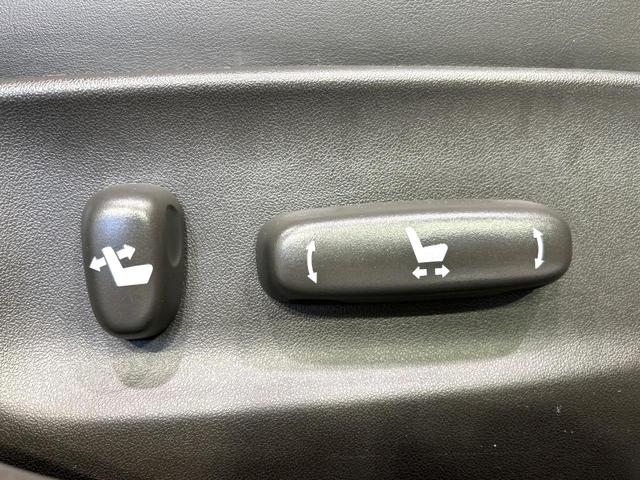 クラウン ２．５アスリート　アニバーサリーエディション　サンルーフ　メ－カ－ナビ　バックカメラ　黒革シート　シ－トベンチレ－ション　パワーシート　クルーズコントロール　ＨＩＤヘッドライト　純正１８インチＡＷ　禁煙車　ワンオーナー（7枚目）