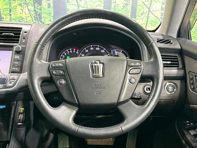 クラウン ２．５アスリート　アニバーサリーエディション　サンルーフ　メ－カ－ナビ　バックカメラ　黒革シート　シ－トベンチレ－ション　パワーシート　クルーズコントロール　ＨＩＤヘッドライト　純正１８インチＡＷ　禁煙車　ワンオーナー（12枚目）