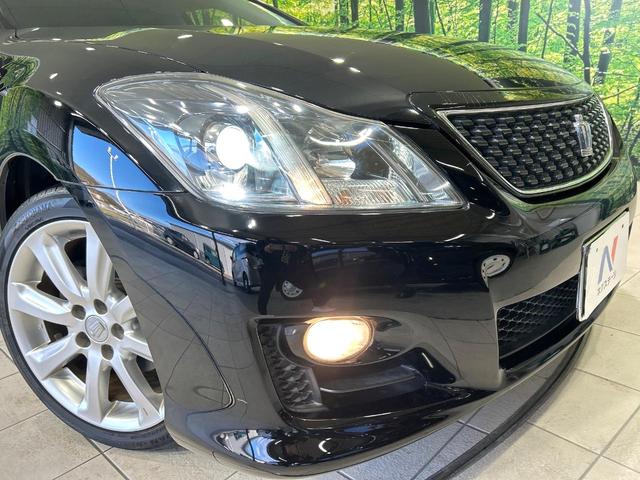 クラウン ２．５アスリート　アニバーサリーエディション　サンルーフ　メ－カ－ナビ　バックカメラ　黒革シート　シ－トベンチレ－ション　パワーシート　クルーズコントロール　ＨＩＤヘッドライト　純正１８インチＡＷ　禁煙車　ワンオーナー（13枚目）