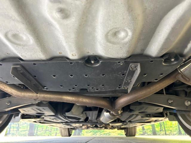 クラウン ２．５アスリート　アニバーサリーエディション　サンルーフ　メ－カ－ナビ　バックカメラ　黒革シート　シ－トベンチレ－ション　パワーシート　クルーズコントロール　ＨＩＤヘッドライト　純正１８インチＡＷ　禁煙車　ワンオーナー（20枚目）