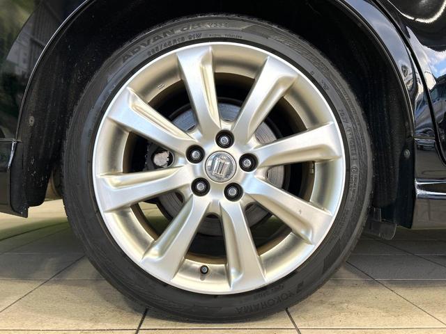 クラウン ２．５アスリート　アニバーサリーエディション　サンルーフ　メ－カ－ナビ　バックカメラ　黒革シート　シ－トベンチレ－ション　パワーシート　クルーズコントロール　ＨＩＤヘッドライト　純正１８インチＡＷ　禁煙車　ワンオーナー（22枚目）