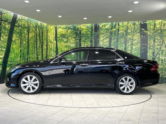 クラウン ２．５アスリート　アニバーサリーエディション　サンルーフ　メ－カ－ナビ　バックカメラ　黒革シート　シ－トベンチレ－ション　パワーシート　クルーズコントロール　ＨＩＤヘッドライト　純正１８インチＡＷ　禁煙車　ワンオーナー（29枚目）