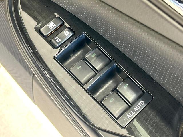 クラウン ２．５アスリート　アニバーサリーエディション　サンルーフ　メ－カ－ナビ　バックカメラ　黒革シート　シ－トベンチレ－ション　パワーシート　クルーズコントロール　ＨＩＤヘッドライト　純正１８インチＡＷ　禁煙車　ワンオーナー（40枚目）