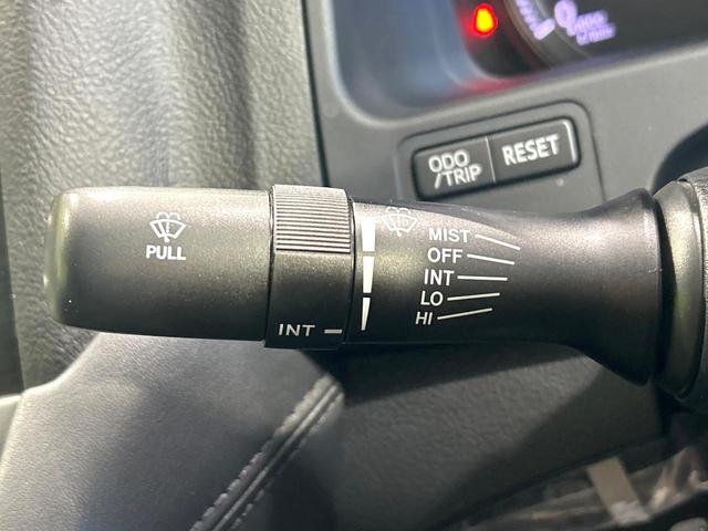 クラウン ２．５アスリート　アニバーサリーエディション　サンルーフ　メ－カ－ナビ　バックカメラ　黒革シート　シ－トベンチレ－ション　パワーシート　クルーズコントロール　ＨＩＤヘッドライト　純正１８インチＡＷ　禁煙車　ワンオーナー（44枚目）