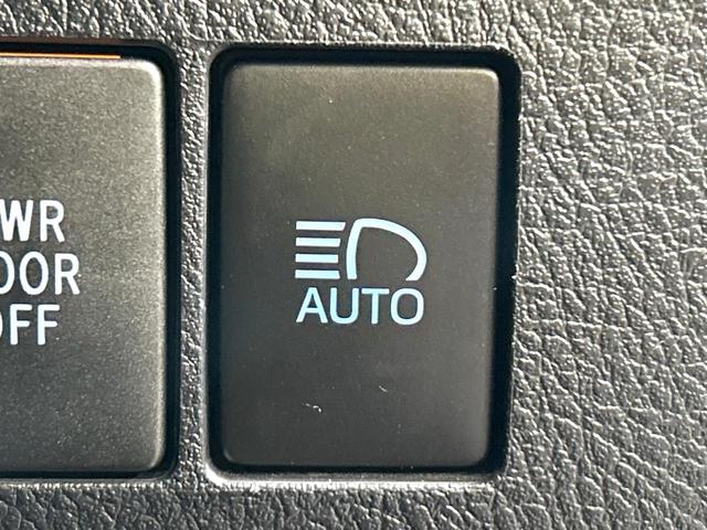 ヴェルファイア ２．５Ｚ　Ａエディション　後期　サンルーフ　純正１０型ナビ　フリップダウンモニター　バックカメラ　両側パワスラ　セ－フティセンス　レーダークルーズコントロール　ＬＥＤヘッドライト　ＥＴＣ　リアオ－トエアコン　禁煙車（53枚目）