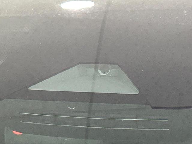 ヤリスクロス ハイブリッドＺ　純正８型ナビ　全周囲カメラ　セ－フティセンス　アダプティブクルーズコントロール　ブラインドスポットモニター　シ－トヒ－タ－　ハ－フレザ－シ－ト　ＬＥＤヘッドライト　ＥＴＣ　禁煙車　ワンオーナー（6枚目）