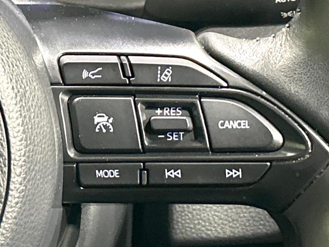 ヤリスクロス ハイブリッドＺ　純正８型ナビ　全周囲カメラ　セ－フティセンス　アダプティブクルーズコントロール　ブラインドスポットモニター　シ－トヒ－タ－　ハ－フレザ－シ－ト　ＬＥＤヘッドライト　ＥＴＣ　禁煙車　ワンオーナー（7枚目）