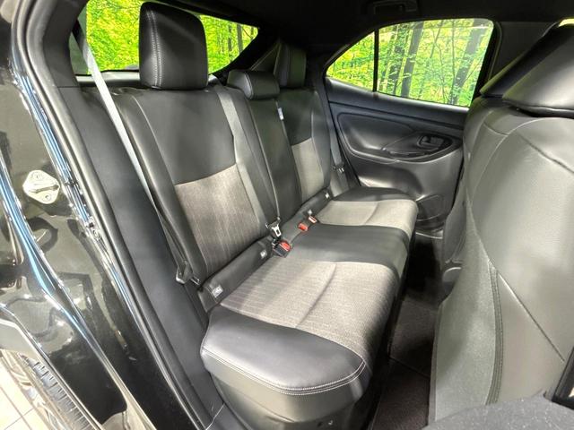 ヤリスクロス ハイブリッドＺ　純正８型ナビ　全周囲カメラ　セ－フティセンス　アダプティブクルーズコントロール　ブラインドスポットモニター　シ－トヒ－タ－　ハ－フレザ－シ－ト　ＬＥＤヘッドライト　ＥＴＣ　禁煙車　ワンオーナー（9枚目）