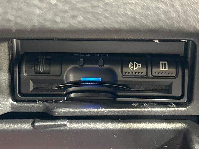 セレナ ニスモ 純正9型ナビ フリップダウンモニター 全周囲カメラ 両側パワスラ プロパイロット エマージェンシーブレーキ ドラレコ ETC リアオ-トエアコン Bluetooth 禁煙車 ワンオーナー(41枚目)