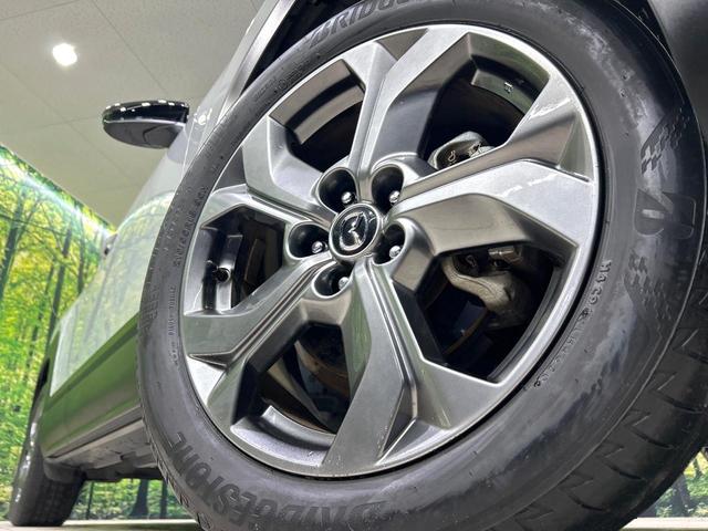 �y�����P�W�C���`�A���~�z�C�[���z�O�ςɃ}�b�`���������A���~�z�C�[���𑕒����Ă���܂��B�e��ЊO�A���~�z�C�[����A�X�^�b�h���X�^�C�����戵�����Ă���܂��B���񂲑��k����������