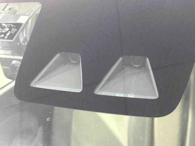 �y�X�}�[�g�A�V�X�g�z���s���ɑO���̎ԗ�����F�����A�Փ˂������Ȏ��͌x��ƃu���[�L�ŏՓˉ���Ɣ�Q�y�����A�V�X�g�B�����S�Ƀh���C�u�����y���݂��������܂��B