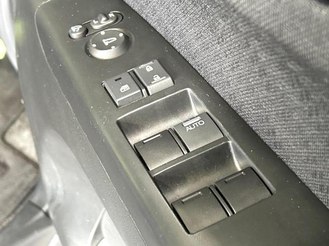 Ｎ－ＢＯＸカスタム Ｇ・ターボパッケージ　ナビ　両側パワスラ　クルーズコントロール　ＨＩＤヘッドライト　スマートキー　オ－トエアコン　Ｂｌｕｅｔｏｏｔｈ　純正１５インチＡＷ　革巻きステアリング　オートライト　禁煙車　ワンオーナー（33枚目）