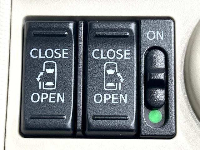 ムーヴキャンバス Ｇブラックインテリアリミテッド　ＳＡＩＩＩ　２トーンカラー　ナビ　全周囲カメラ　両側パワスラ　スマートアシスト　ドラレコ　ＥＴＣ　ＬＥＤヘッドライト　Ｂｌｕｅｔｏｏｔｈ　アイドリングストップ　スマートキー　禁煙車　ワンオーナー（5枚目）