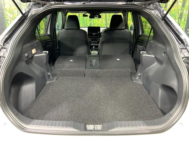 ヤリスクロス ハイブリッドＺ　２トーンカラー　純正８型ナビ　全周囲カメラ　シ－トヒ－タ－　ハ－フレザ－シ－ト　セ－フティセンス　レーダークルーズコントロール　ＢＳＭ　ドラレコ　ＥＴＣ　ＬＥＤヘッドライト　禁煙車　ワンオーナー（10枚目）