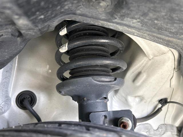 スペーシアカスタム ハイブリッドＸＳ　２トーンカラー　純正９型ナビ　全周囲カメラ　両側パワスラ　シ－トヒ－タ－　ハ－フレザ－シ－ト　セ－フティサポート　アダプティブクルーズコントロール　Ｂｌｕｅｔｏｏｔｈ　禁煙車　ワンオーナー（32枚目）