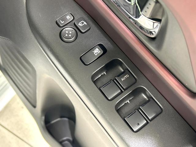 スペーシアカスタム ハイブリッドＸＳ　２トーンカラー　純正９型ナビ　全周囲カメラ　両側パワスラ　シ－トヒ－タ－　ハ－フレザ－シ－ト　セ－フティサポート　アダプティブクルーズコントロール　Ｂｌｕｅｔｏｏｔｈ　禁煙車　ワンオーナー（40枚目）