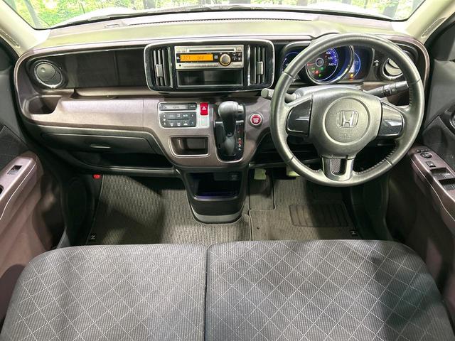 N-ONE プレミアム・Lパッケージ 2トーンカラー CDオーディオ HIDヘッドライト スマートキー オ-トエアコン 純正14インチAW フロントフォグランプ 禁煙車 ワンオーナー(2枚目)