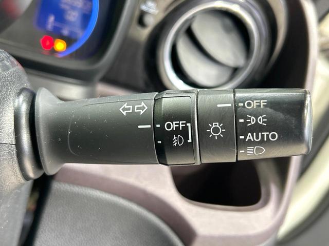 N-ONE プレミアム・Lパッケージ 2トーンカラー CDオーディオ HIDヘッドライト スマートキー オ-トエアコン 純正14インチAW フロントフォグランプ 禁煙車 ワンオーナー(6枚目)