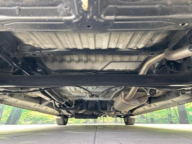 N-ONE プレミアム・Lパッケージ 2トーンカラー CDオーディオ HIDヘッドライト スマートキー オ-トエアコン 純正14インチAW フロントフォグランプ 禁煙車 ワンオーナー(18枚目)