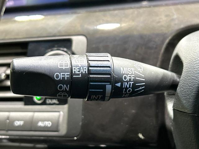 エリシオンプレステージ S メ-カ-ナビ バックカメラ 両側パワスラ ドラレコ ETC ハ-フレザ-シ-ト HIDヘッドライト スマートキー リアオ-トエアコン 禁煙車 ワンオーナー(31枚目)