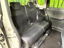 後部座席も気になるようなキズ・汚れやへたり等、大きなダメージはなく、良好な状態です。