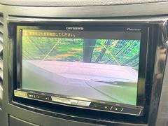 【バックカメラ】駐車時に後方がリアルタイム映像で確認できます。大型商業施設や立体駐車場での駐車時や、夜間のバック時に大活躍！運転スキルに関わらず、今や必須となった装備のひとつです！ 6