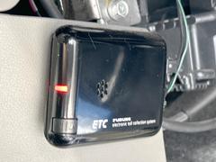 【ＥＴＣ】高速道路の料金所をストレスなく通過！話題のスポットやサービスエリアに多い「スマートIntercooler」利用時は必須のアイテムです。当店でセットアップを実施、ご納車当日からすぐにご利用いただけます！ 4