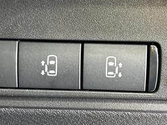 �ڥϥ󥺥ե꡼��ǽ�դ�ξ¦�ѥ���饤�ɥɥ��ۥ��饤�ɥɥ��β���­�������Ƥ��������ȡ���ưŪ�˥��饤�ɥɥ������Ĥ��ޤ�����ʪ��ξ�꤬�դ����ä����֤Ǥ⡢�ɥ��γ��Ĥ��Ǥ��ƤȤäƤ������� 5