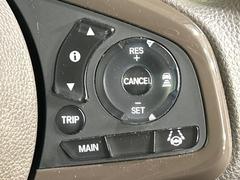 �ڥ����ץƥ��֥��롼������ȥ�����۹�®ƻϩ�Ǥ�Ĺ��Υ���Ԥ��ڤˡ�����ư��®�٤��ݤĥ��롼������ȥ����뤬�����ͷڸ������ƥ��Ϣ�Ȥ��������μ�ξ���Τ��Ƽִ֤��ݤĤ褦��®��Ĵ�ᤷ�Ƥ���ޤ����� 4