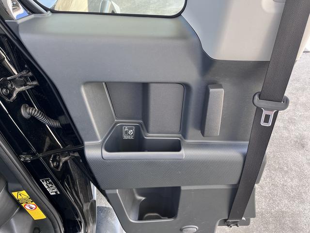 ＦＪクルーザー ベースグレード　車検整備付　保証付　純正メモリーナビ　Ｂｌｕｅｔｏｏｔｈ　ＵＳＢ端子　バックカメラ　ルームミラータイプドライブレコーダー　リアクリアランスソナー　キーレス　ブラック／白ツートン　社外アルミ（26枚目）