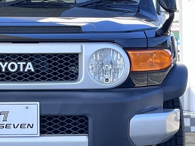 ＦＪクルーザー ベースグレード　車検整備付　保証付　純正メモリーナビ　Ｂｌｕｅｔｏｏｔｈ　ＵＳＢ端子　バックカメラ　ルームミラータイプドライブレコーダー　リアクリアランスソナー　キーレス　ブラック／白ツートン　社外アルミ（35枚目）