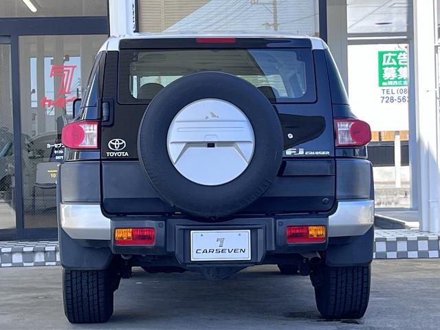 ＦＪクルーザー ベースグレード　車検整備付　保証付　純正メモリーナビ　Ｂｌｕｅｔｏｏｔｈ　ＵＳＢ端子　バックカメラ　ルームミラータイプドライブレコーダー　リアクリアランスソナー　キーレス　ブラック／白ツートン　社外アルミ（38枚目）
